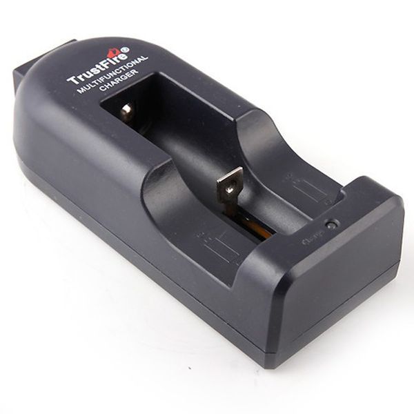 Фото Зарядное устройство маленькое 1*18650 16340 Trustfire TR002,