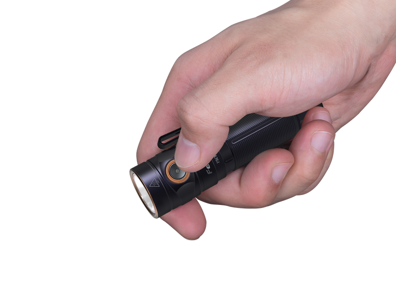 Фото Фонарь ручной Fenix E30R Cree XP-L HI LED E30R,